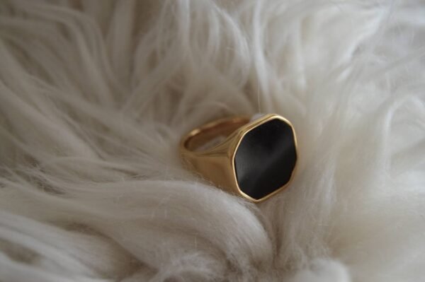 anillo sello negro